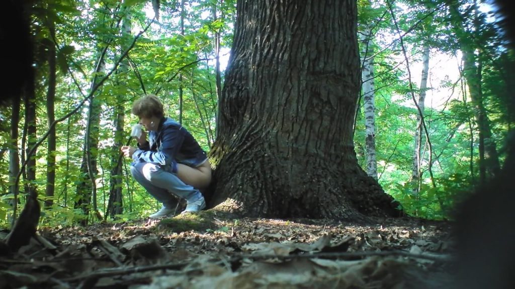 Girls Peeing In The Woods 4