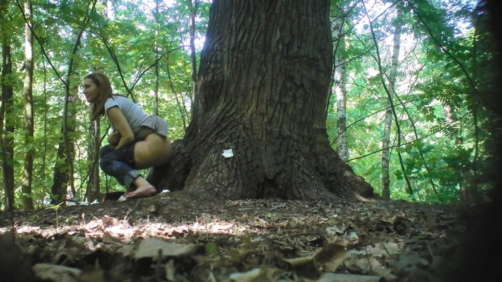 Girls Peeing In The Woods 5