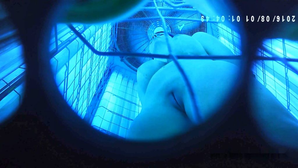 Tanning Voyeur 1