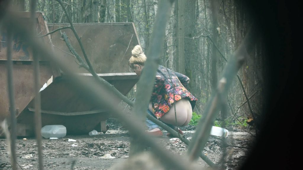 Girls Peeing In The Woods 22