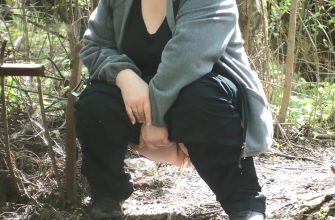 Girls Peeing In The Woods 38