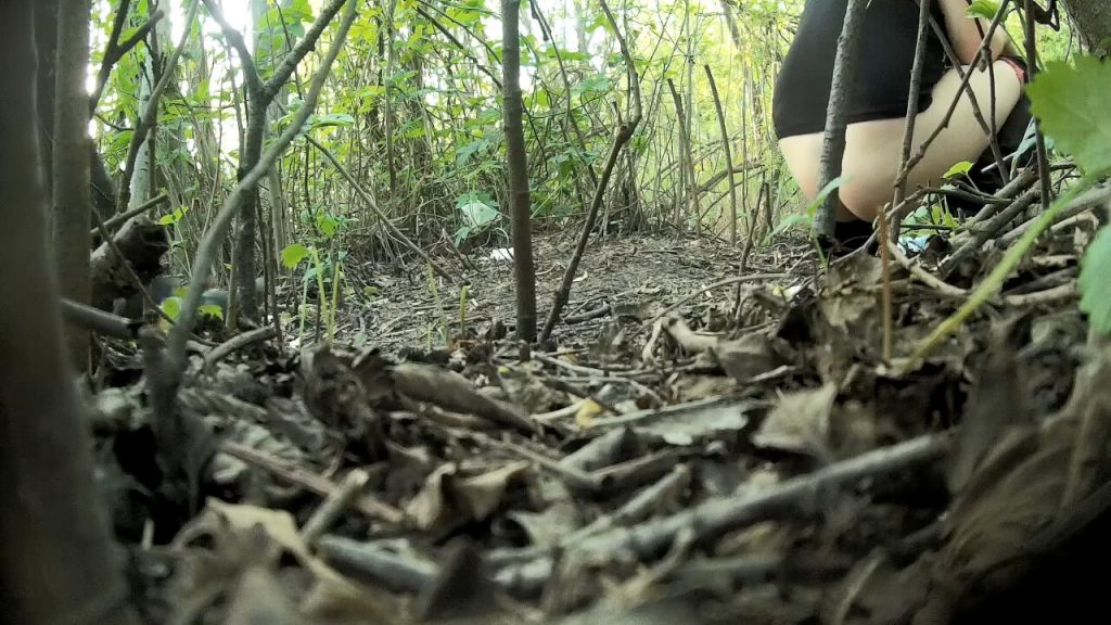 Girls Peeing In The Woods 44