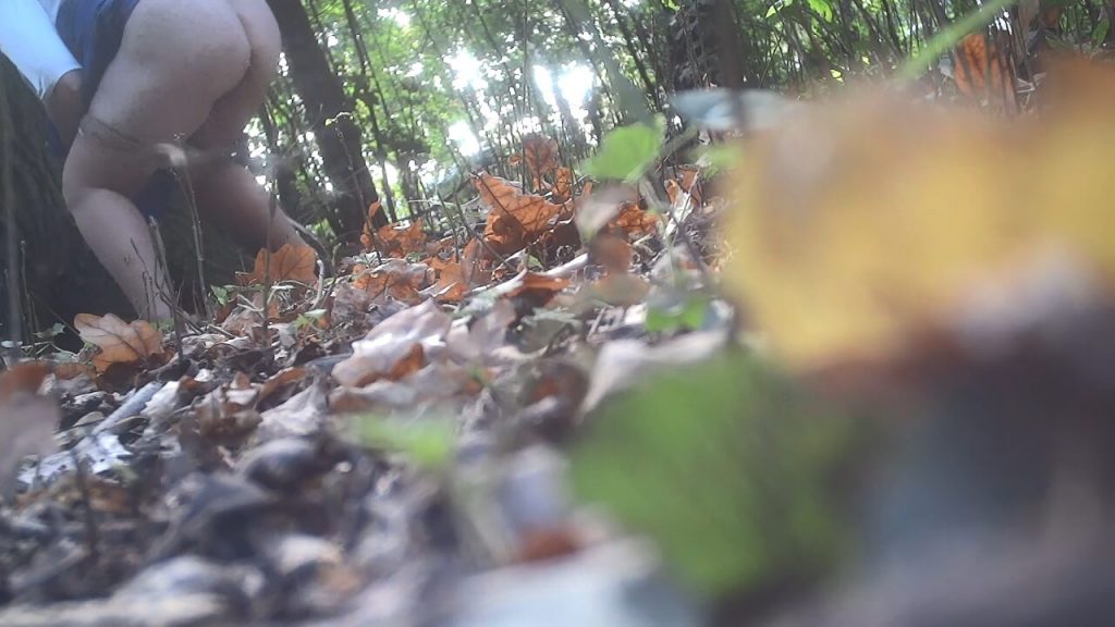 Girls Peeing In The Woods 62